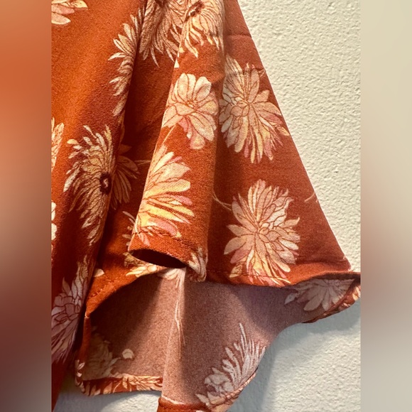 Monteau Los Angeles Faux Wrap Dress - Picture 5 of 6